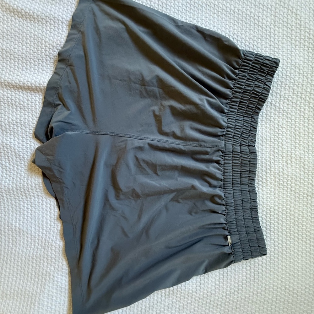 Vuori Villa Women’s Blue/Grey Shorts